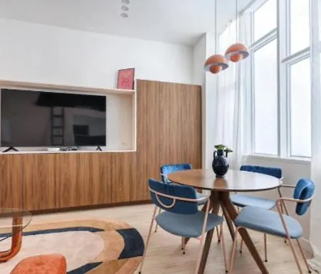 Atypique Avec Mezzanine Apartment Paris